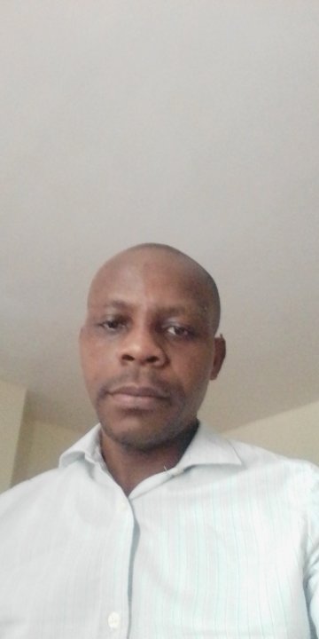 obisesan Olubayo - Mathe, Physik, Chemie tutor