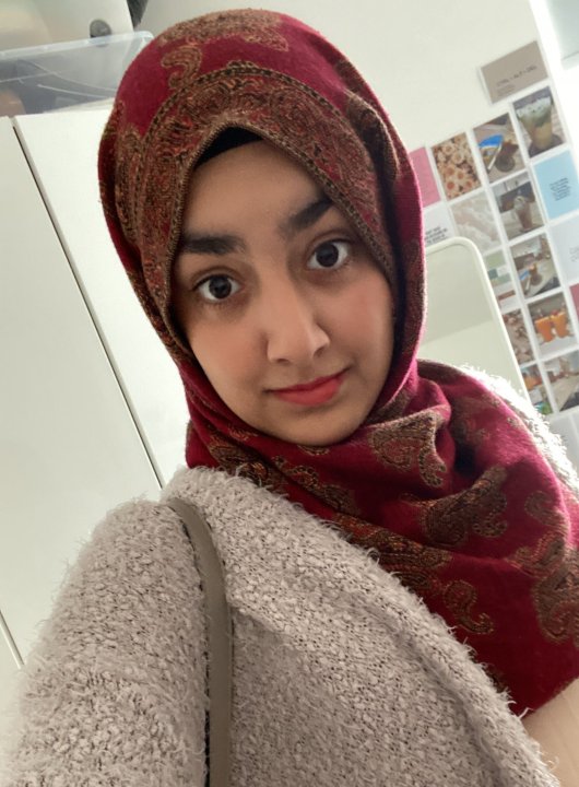 Aimen Ummay - Englisch, Biologie, Sozialwissenschaften tutor