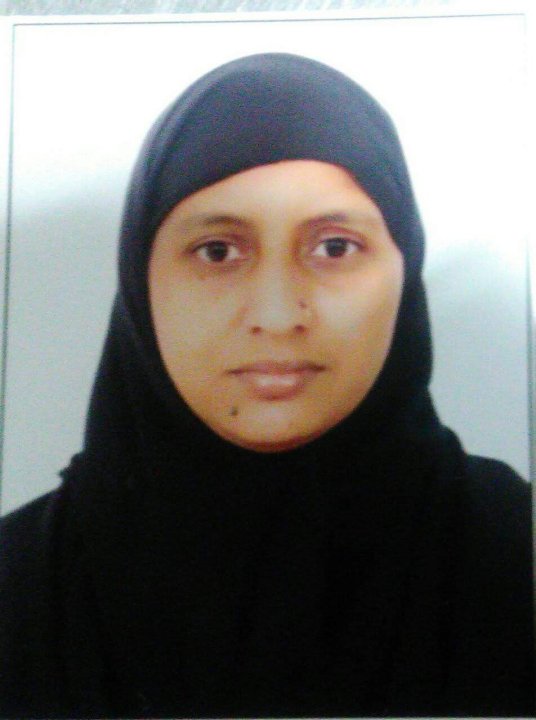 Yakeen Tabassum - Mathe, Biologie tutor