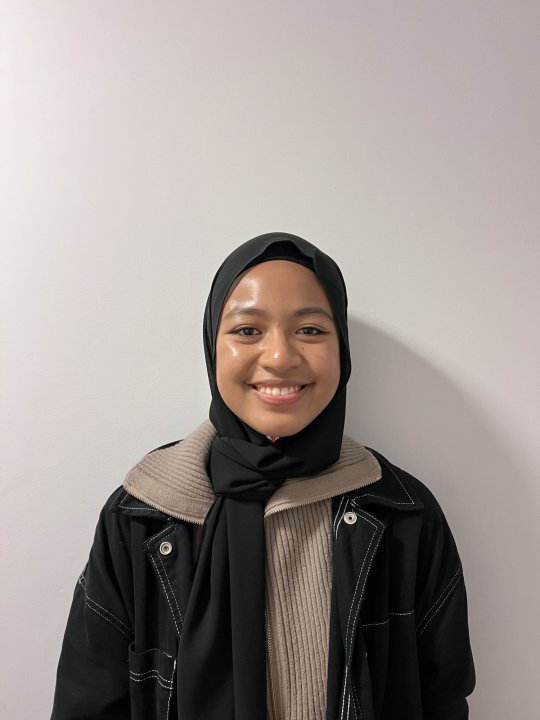 Reze Aisyah - Mathe, Physik, Chemie tutor