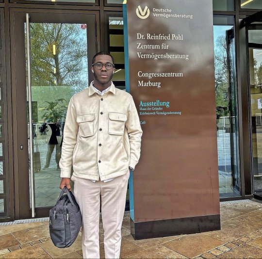 Idris Adisa Tosin - Englisch, Wirtschaft, Finanzen tutor