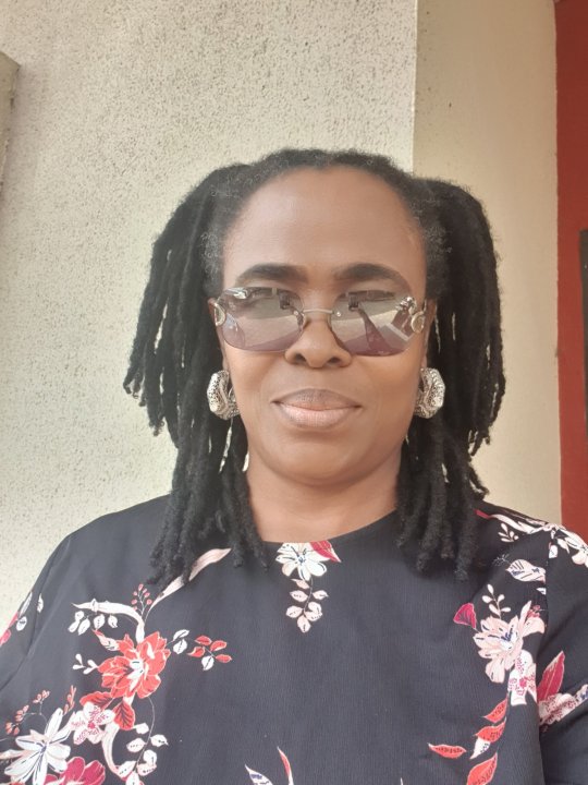 Roseline Akinmolayan Omolara - Mathe, Biologie, Geographie (Erdkunde) tutor