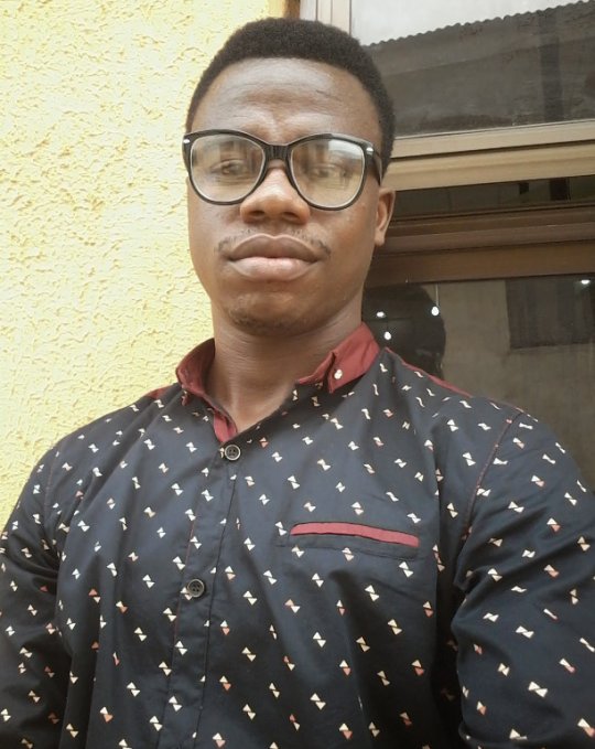 Olusola Dada Oluwadare - Design, Englisch, Geographie (Erdkunde) tutor