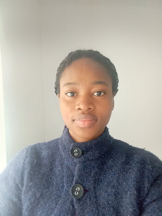 Christiana Obaedo Adebisi - Mathe, Englisch, Biologie tutor