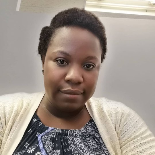 Sibanda Sithokozile - Englisch, Mathe, Literatur tutor