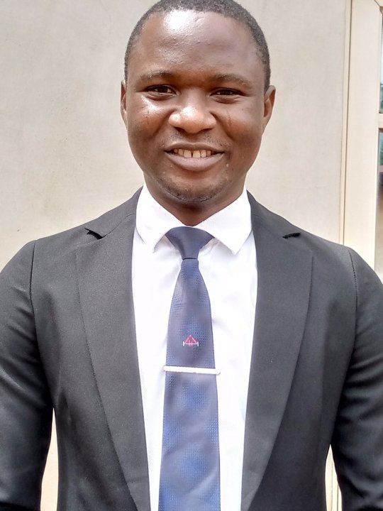 Babátúndé Adéagbo Solomon - Yoruba, Grafikdesign, Computer Science tutor