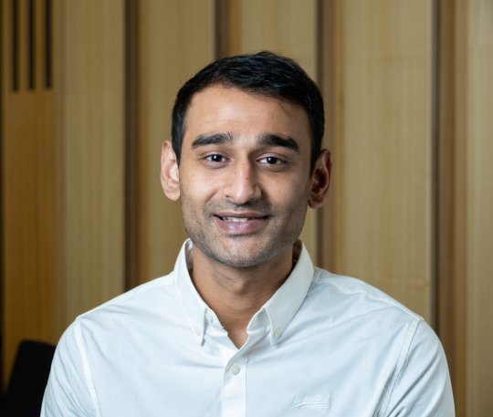 Kumar Uplav - Mathe, Chemie, Englisch tutor